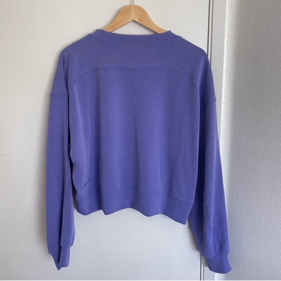 NWOT Lululemon Perfectly Oversized Cropped Crew Softstreme in Periwinkle Size 8 - Picture 4 of 6